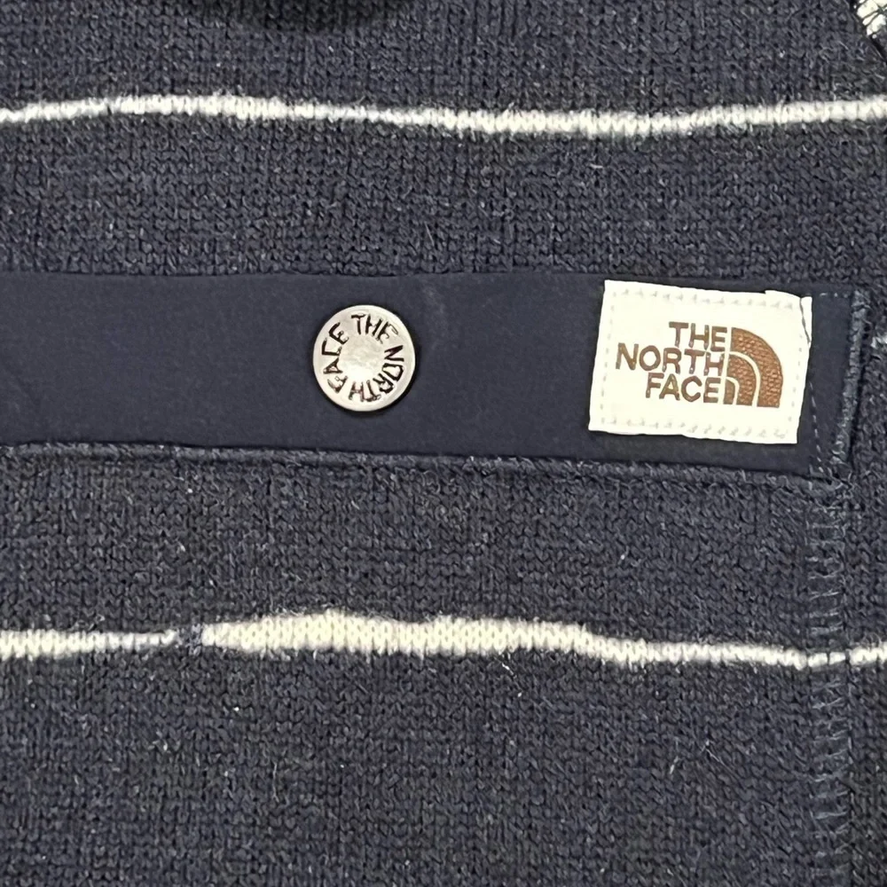 Men’s Medium The North Face Quarter Zip Navy Fisherman Naval Pattern Sweater